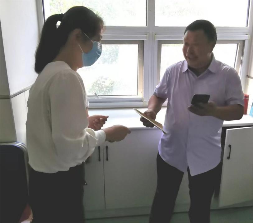 真情慰問暖人心，擇立集團(tuán)探望員工住院家屬