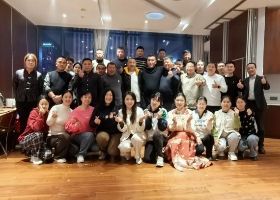 為夢(mèng)想-不止步，山東擇立集團(tuán)2025年會(huì)盛典圓滿(mǎn)落幕