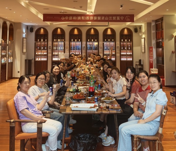 品味美食，凝聚力量——擇立燒烤party圓滿(mǎn)落幕